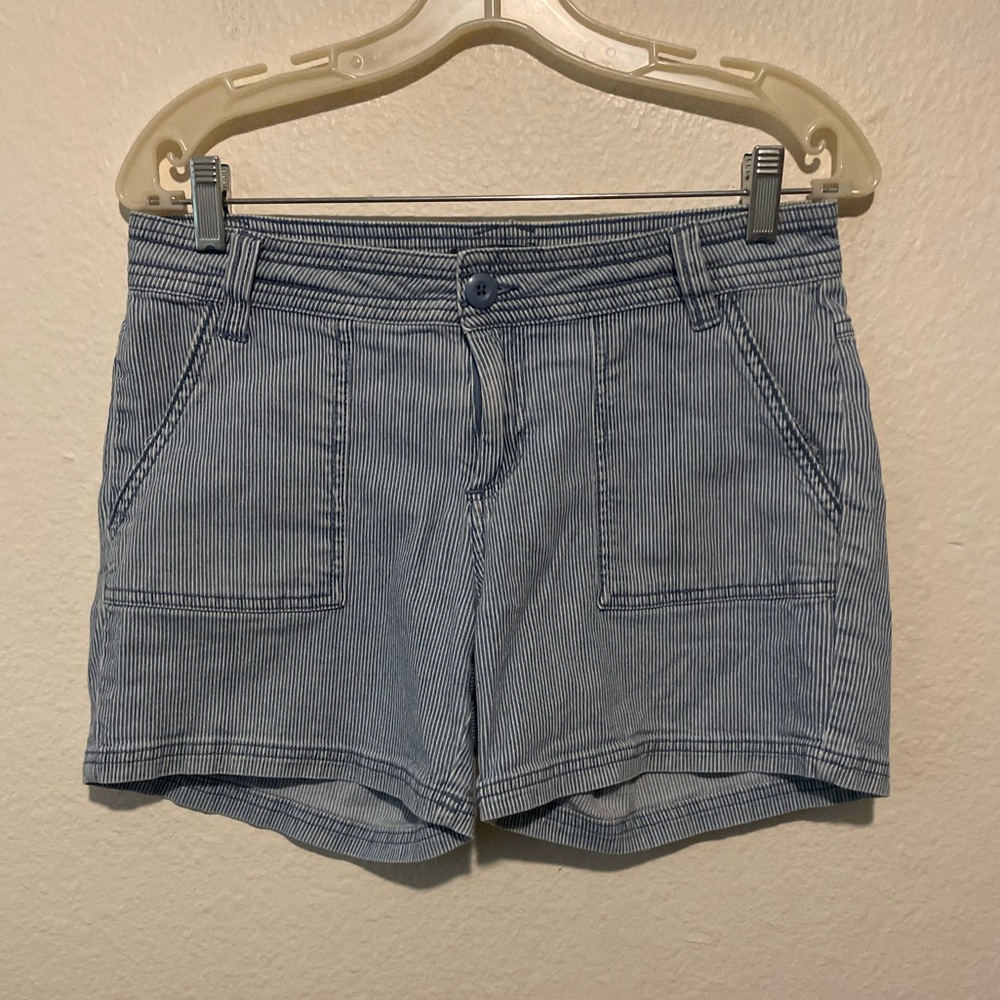 PRANA Blue & White Strip Shorts.SZ 8